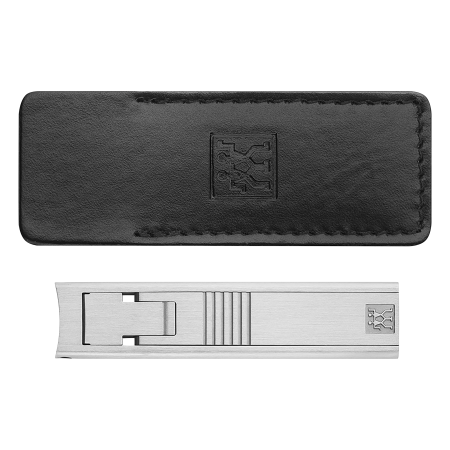 ZWILLING Premium Nagelknipser aus rostfreiem Edelstahl mit gebogener Schneide inklusive integrierter Nagelfeile und Lederhülle.