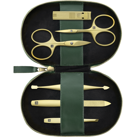 Geöffnetes ZWILLING Premium Apfelleder Set 6tlg. in grün mit Maniküre- und Pediküreinstrumenten (Kompakt-Nagelknipser, Nagelschere, Nagelhautschere, Saphir-Nagelfeile, Nagelhautschieber und -reiniger und schräge Pinzette) in matt-gold.