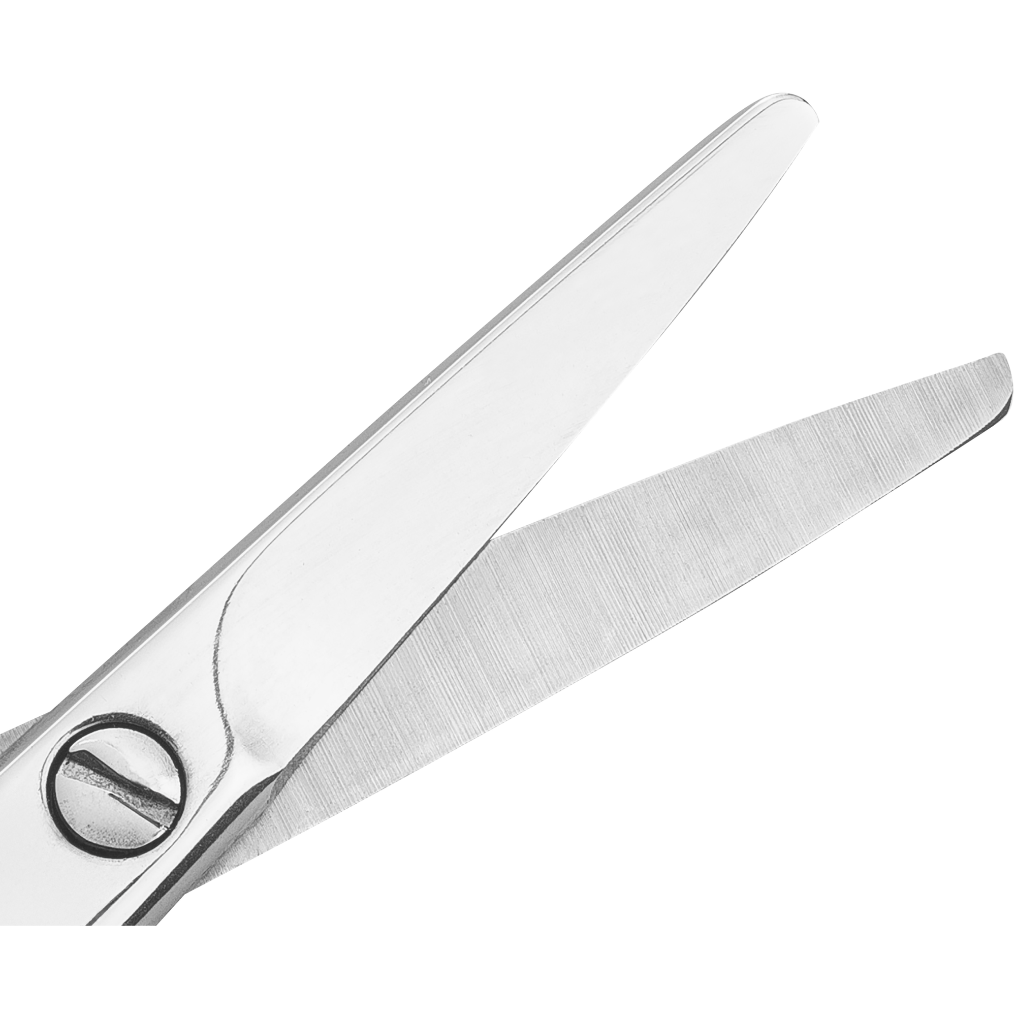 Nahaufnahme der geöffneten Schneide der ZWILLING Classic Baby-Nagelschere mit leicht gebogener Schneide und abgerundeter Spitze.