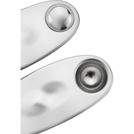 Nahaufnahme des Bereiches der magnetischen Kühlkugeln des ZWILLING Premium Cooling Rollers Edelstahl.