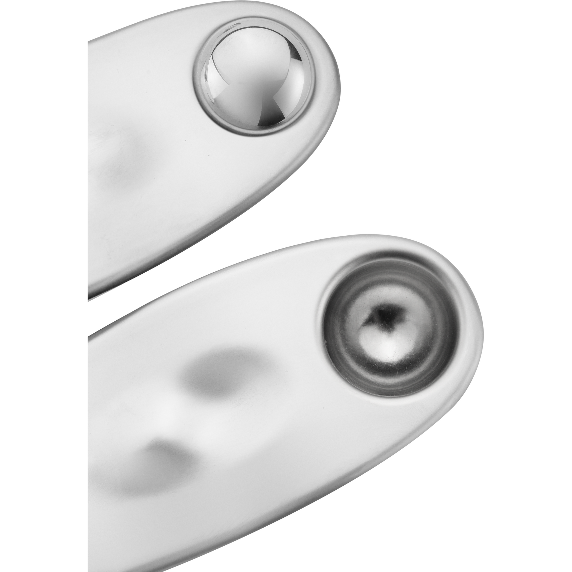 Nahaufnahme des Bereiches der magnetischen Kühlkugeln des ZWILLING Premium Cooling Rollers Edelstahl.