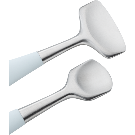 Detailansicht der beidseitig unterschiedlich geformten Enden des ZWILLING Facial Pore Refiners.