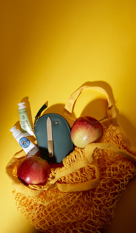 ZUM KAUF EINES VEGANEN MANIKÜRE SETS* promotion card image