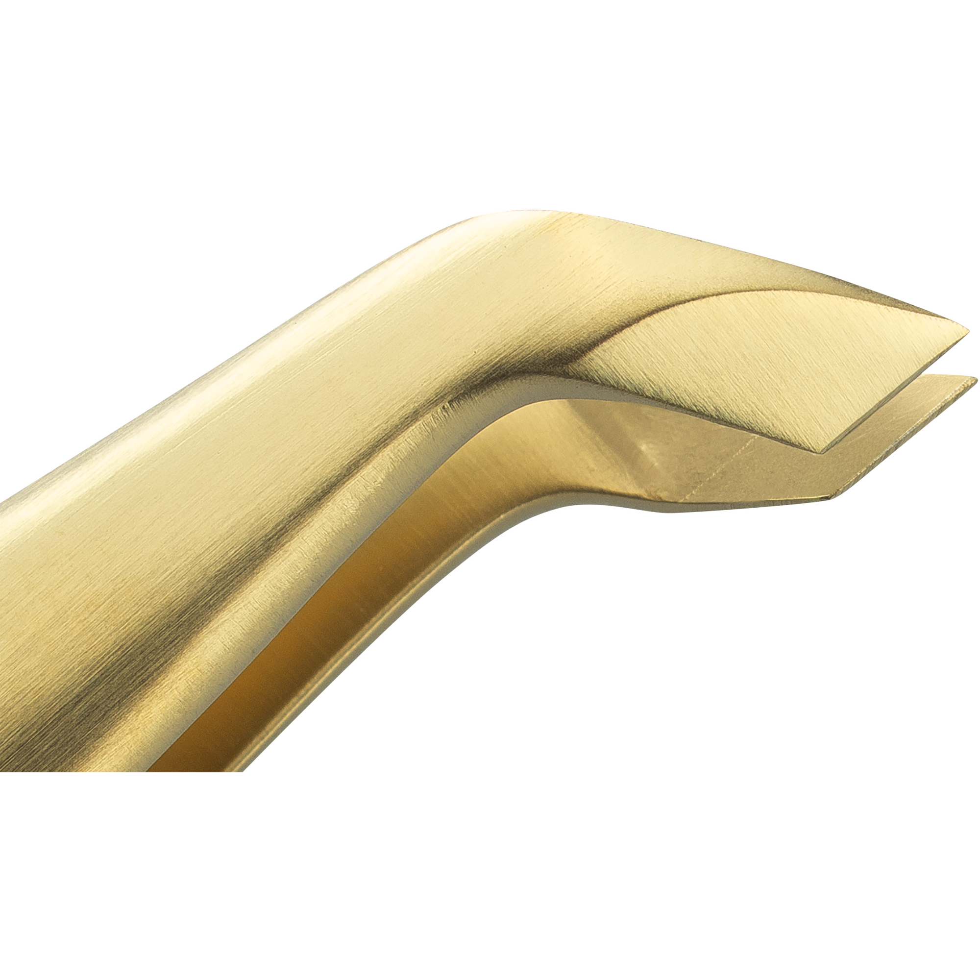 Nahaufnahme der geöffneten Schneide des ZWILLING Premium Nagelhautschneiders in gold mit scharfen, abgewinkelten Schneiden.