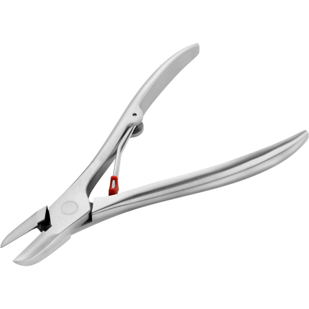 Queransicht einer ZWILLING Premium Nagelzange aus rostfreiem Edelstahl mit besonders scharfen Schneiden.