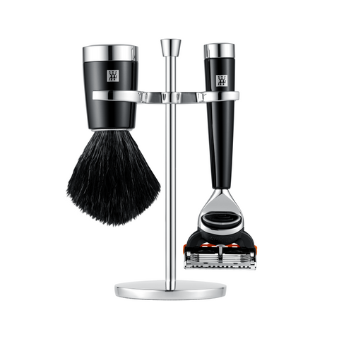 ZWILLING Classic Rasiert-Set mit Rasierer in schwarz und einem hochwertigen Edelharz Griff, bestehend aus einem Rasierpinsel aus hochwertigem und patentiertem Kunsthaar, einem Rasierer mit scharfer Klinge aus rostfreiem Edelstahl und einem hochwertigen Produkthalter in silber mit rundem Fuß.