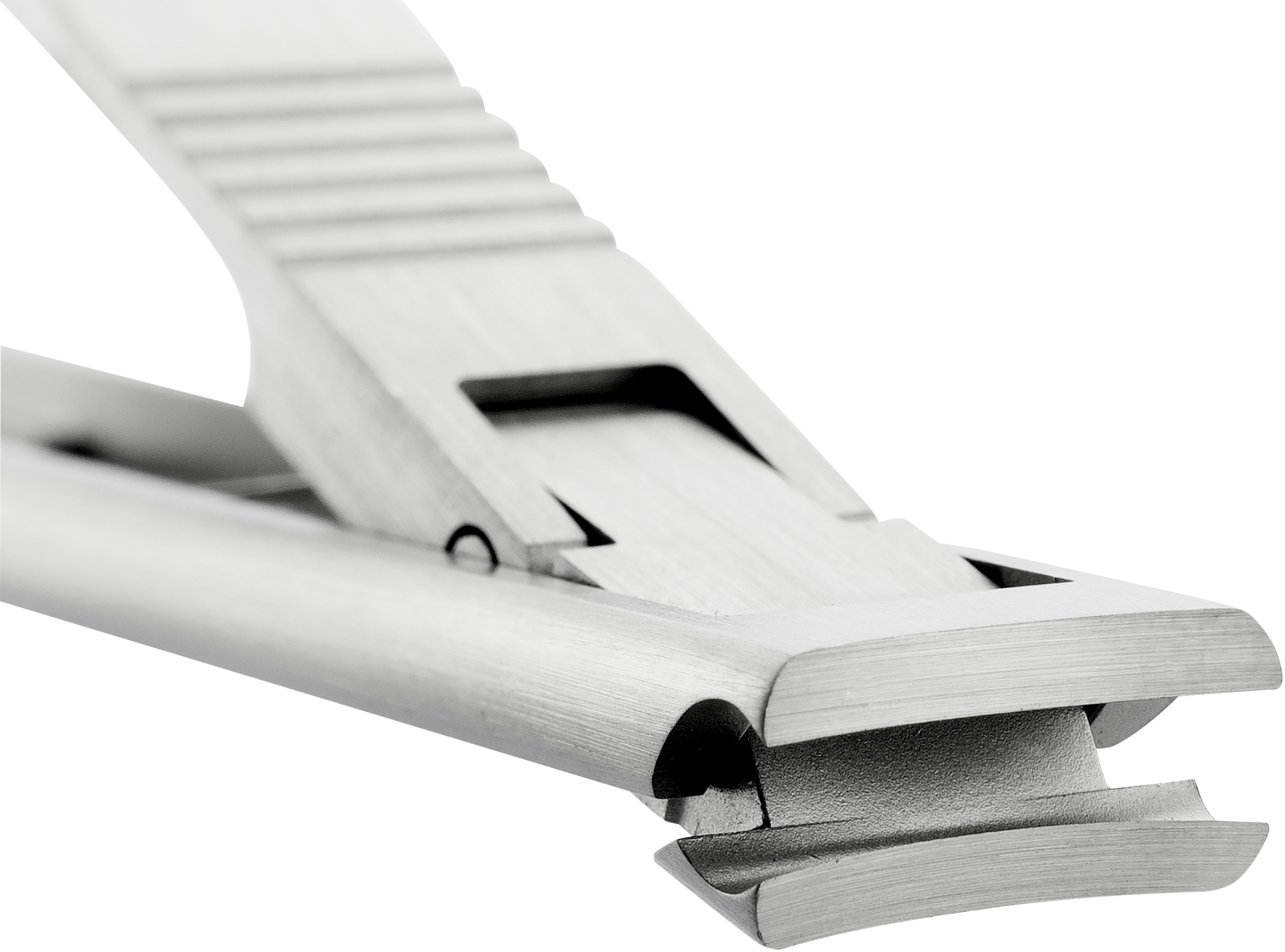 Queransicht eines ZWILLING Premium Nagelknipsers aus rostfreiem Edelstahl mit gebogener Schneide inklusive integrierter Nagelfeile und Lederhülle.