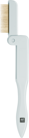 ZWILLING Premium Wimpernkamm in mint mit vergoldeten Stahl-Zähnen für perfekt definierte Wimpern.