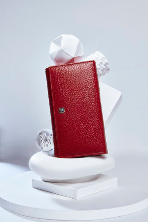 Darstellung eines ZWILLING Classic Maniküre Sets 5tlg. ausgefallen positioniert auf artifiziellen Betonobjekten.