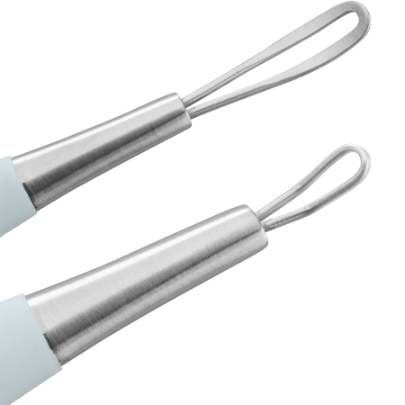 Nahaufnahme der kleinen und großen Schlaufe des ZWILLING Premium Mitesserentferners mint.