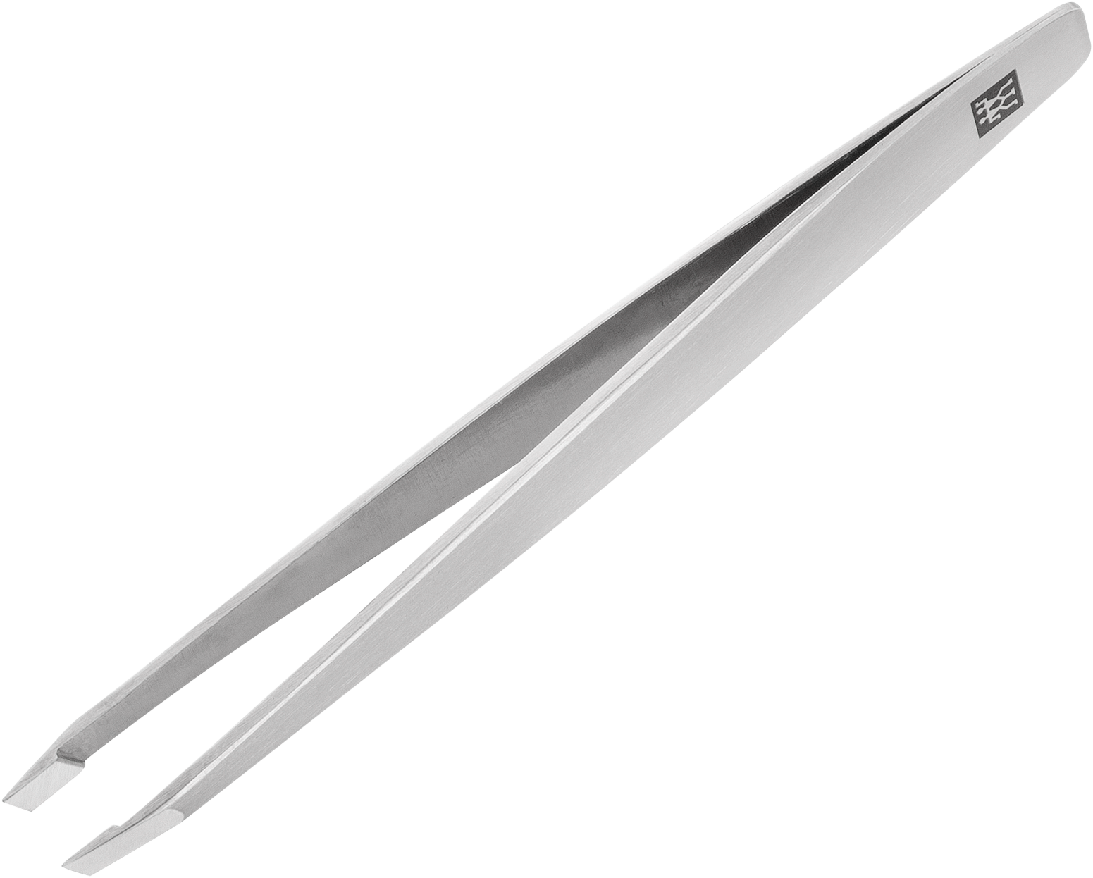 Queransicht der ZWILLING Premium schräge Pinzette aus rostfreiem Edelstahl mit handgeschliffenen Spitzen.