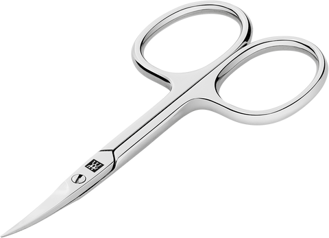 Queransicht einer ZWILLING Classic  Nagelhautschere in rostfreiem Edelstahl mit scharfer, spitz zulaufender Schneide.