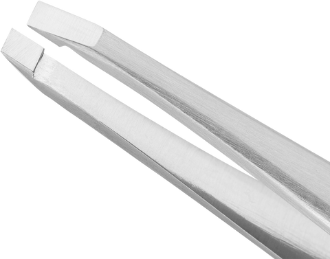 Queransicht der ZWILLING Premium gerade Pinzette aus rostfreiem Edelstahl mit handgeschliffenen, angerauten Spitzen mit großer Zupffläche.