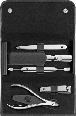 Geöffnetes ZWILLING Classic Set 5tlg. in schwarz mit den meistgenutzten Pflegeinstrumenten aus rostfreiem Edelstahl.
