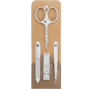 Geöffnetes ZWILLING Premium Set 4tlg. in taupe mit essentiellen Pflegeinstrumenten aus rostfreiem Edelstahl.
